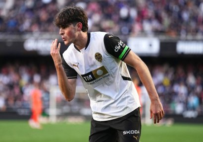 İtaliya nəhəngi İspaniyanın U-21 millisinin futbolçusunu alır
