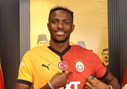 "Afrikanın ən böyük zibilliklərindən birində böyümüşəm" - Viktor Osimhen