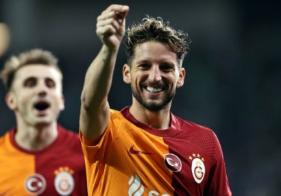 "Qalatasaray"dan ayrılan belçikalı karyerasını bitirdi