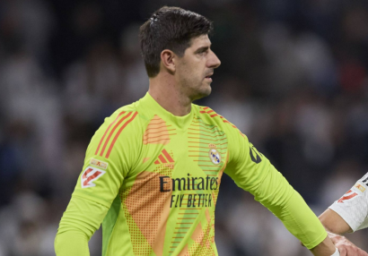"Real Madrid" Kurtua ilə yeni müqavilə imzaladı