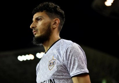 Zubir Azərbaycan futbolunun tarixinə düşdü