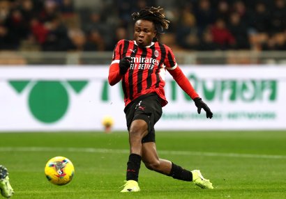 "Milan"ın ulduz futbolçusunun meneceri İstanbula gəldi -SƏBƏB