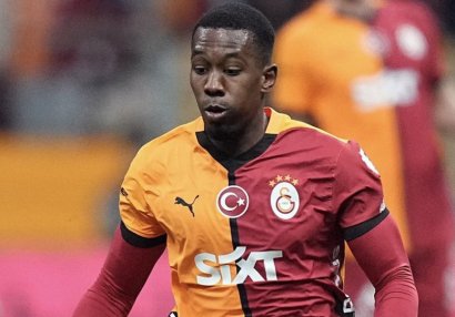 Moskva klubu "Qalatasaray"ın futbolçusunu heyətinə qatır