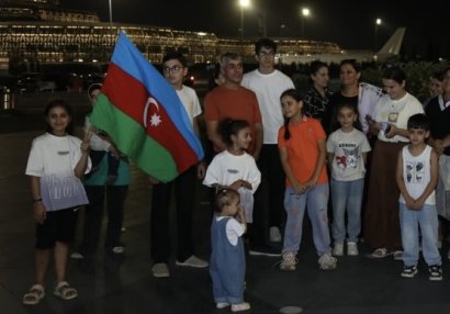 Dünya çempionatında uğurlu çıxış edən Azərbaycanın yunan-Roma güləşçiləri Vətənə qayıdıblar