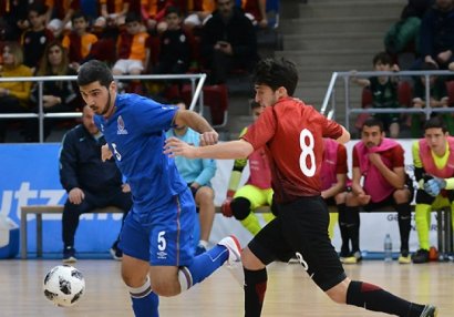 Azərbaycan millisinin üzvü klubsuz qaldı