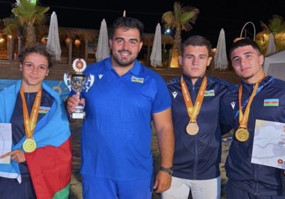 Azərbaycanın çimərlik güləşçiləri dünya çempionatında 2 qızıl medal qazanıblar