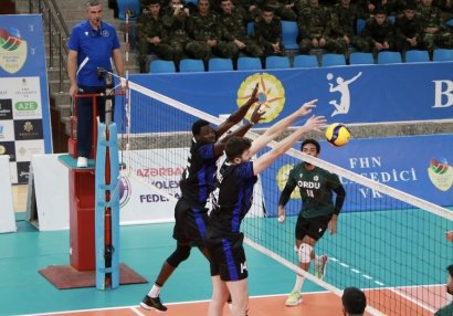 Qadın və kişi voleybolçular arasında Yüksək Liqada növbəti oyunlar keçirildi