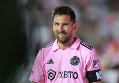 Messi Barselonaya qayıtmaq istədiyini açıqladı