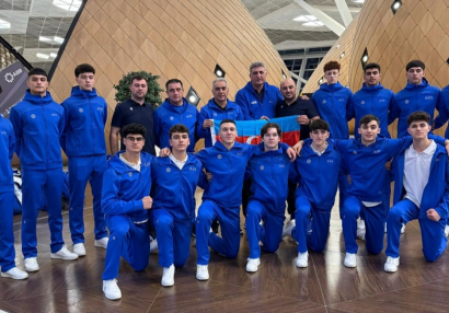 U-18 Latviyaya 14 nəfərlik heyətlə yollandı