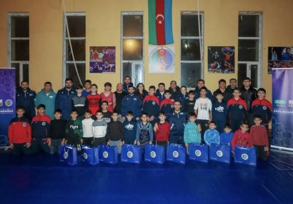 Azərbaycan güləşinin tanınmış simaları Füzulidə gənc idmançılarla görüşdülər