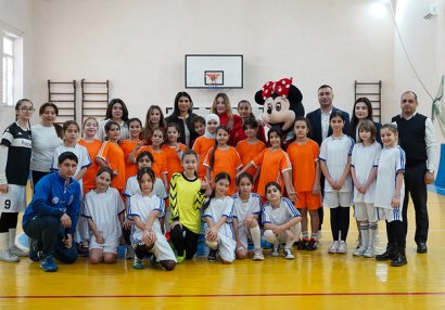 Milli üzvləri şagirdlərlə görüşdülər