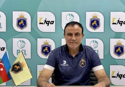 Lider gözlənilmədən baş məşqçisini istefaya göndərdi