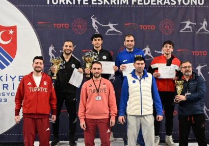Qılıncoynadanlarımız Türkiyədə 2 medal qazanıb