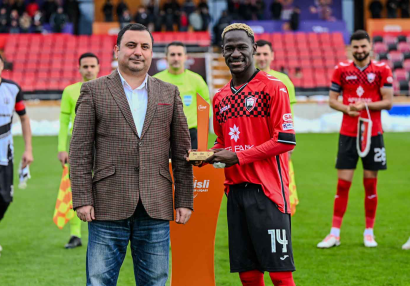Domi Massumo Qəbələdə mükafatlandırıldı