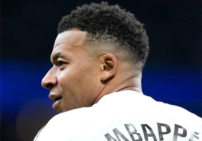 "Real"ın həkimlərinə inanmayan Mbappe Fransada müayinədən keçdi - Əməliyyat olunacaq?