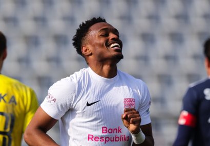 Mikels bunu edən ikinci futbolçu oldu