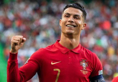 "Ronaldusuz Portuqaliya adi komandaya bənzəyir" - Mourinyu
