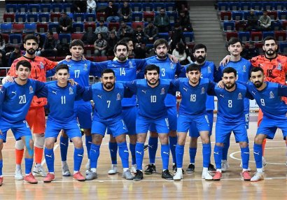Azərbaycan millisi Gürcüstanla gücünü sınayır