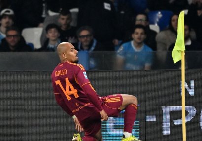 "Roma" Niderland millisinin üzvünü rənglərinə bağladı