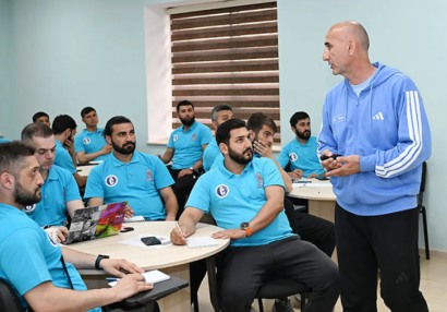 "Şəfa"nın futbolçusu məşqçi kursuna qatıldı - FOTOLAR