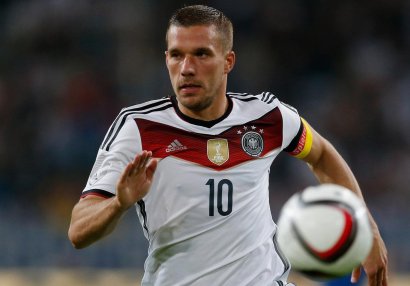 Podolski də butslarını mıxdan asdı