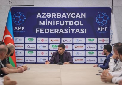 Azərbaycan Minifutbol Federasiyası prezidenti millinin üzvləri ilə görüşüb