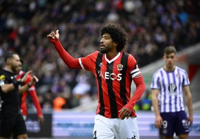 Dante 42 yaşında karyerasını bitirdi və baş məşqçi oldu