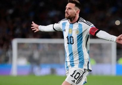 Messiyə 2 dəqiqə kifayət etdi, Argentina darmadağınla qalib gəldi - VİDEO