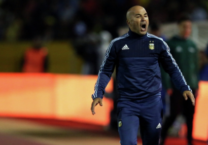Tevesi Argentina millisinin sabiq baş məşqçisi əvəzlədi