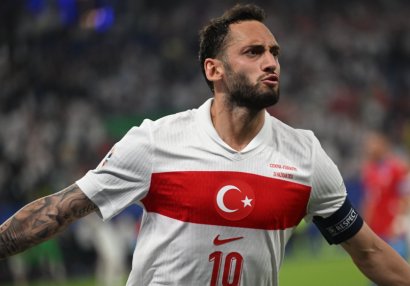 "Bəzən ayağa qalxmaq üçün sillə yemək yaxşıdır"