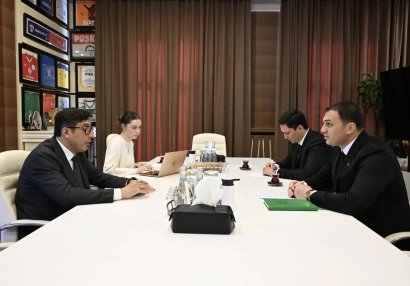 Fərid Qayıbov ilə Allaberdi Saparov işçi qrupunun Bakı səfərini müzakirə ediblər