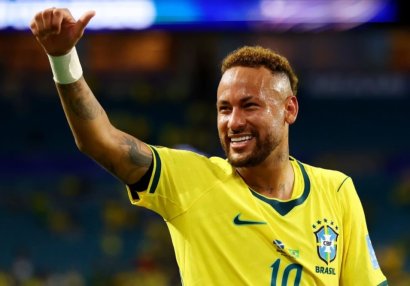 Neymar Pelenin rekordunu təkrarladı
