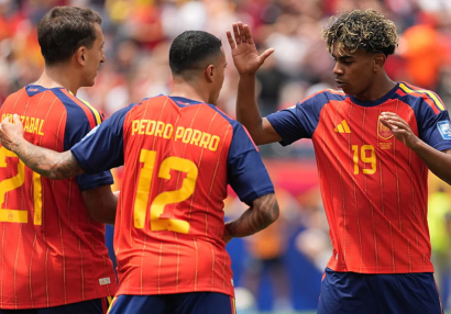 İspaniyanın heyətində 2 qol vuran futbolçunu yox, onu matçın ən yaxşısı seçdilər