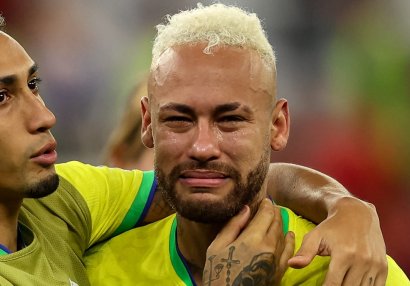Neymar 16 illik Braziliya karyerasına nöqtə qoydu
