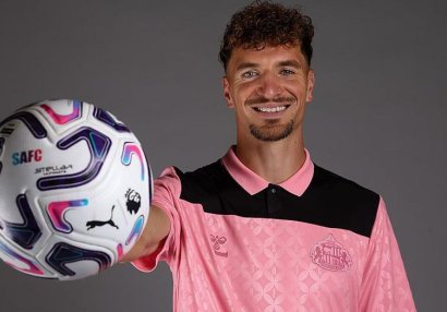 Tomas Mönye İngiltərə klubunda