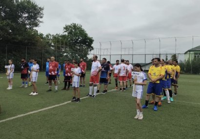 Qusarda jurnalistlər arasında minifutbol turniri start götürüb