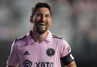 Messi qollarının sayını artırdı