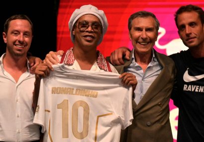 Ronaldinyo 46 yaşında karyerasını bərpa etdi - RƏSMİ