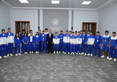 Rəşad Nəbiyev milli komandaların üzvləri ilə görüşüb