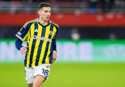 "Fənərbağça" Mert Müldürlə müqaviləni yeniləyir