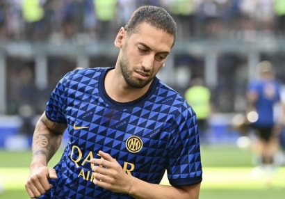 "İnter" Hakan Çalhanoğlu ilə yeni müqavilə üçün hərəkətə keçir