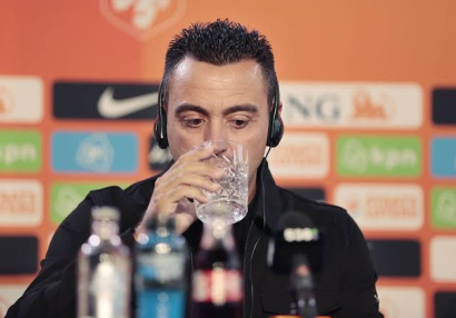 Qullit: "Xavi Niderland millisini köklərinə qaytarmaq üçün gəlib"