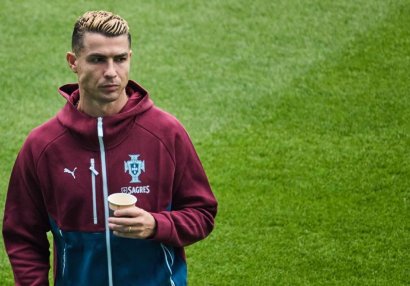 Ronaldu millidən ayrıldı