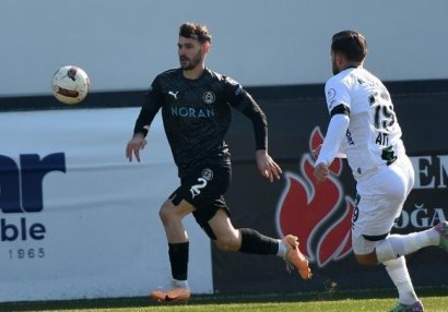 "Serikspor"dan ayrılan Sertan Taşkın Azərbaycan klubu ilə müqavilə bağladı