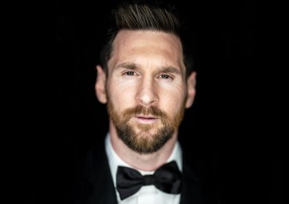 "Nou Kamp"dakı xatirə əşyaları hərraca çıxarıldı - Ən bahalısı Messi və Maradonanın...