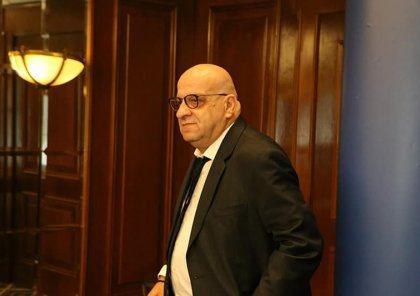 Koumas korrupsiya iddiaları fonunda istefa verdi