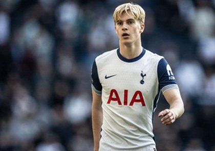 "Arsenal" və "Çelsi" Lukas Berqvall üçün hərəkətə keçdi