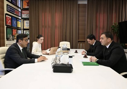 Fərid Qayıbov ilə Allaberdi Saparov işçi qrupunun Bakı səfərini müzakirə ediblər