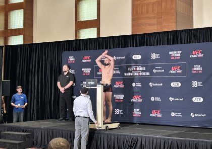 Bakıda UFC həyəcanı: Döyüşçülər tərəziyə çıxır