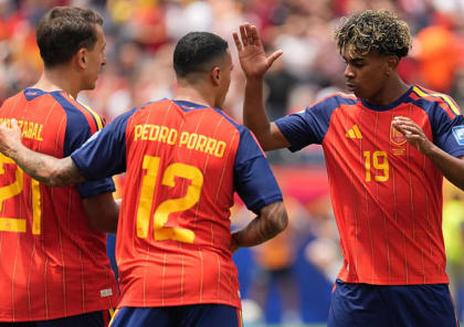 İspaniyanın heyətində 2 qol vuran futbolçunu yox, onu matçın ən yaxşısı seçdilər